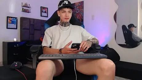 Dan_brownn — Stripchat recorded stream image, 14.05.2026 02:20