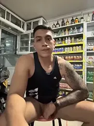 OliverWest04 — Stripchat recorded stream image, 14.05.2026 05:10