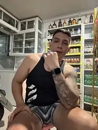 OliverWest04 — Stripchat recorded stream image, 14.05.2026 05:10