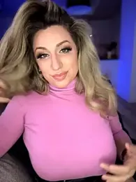 miamellycious — Stripchat recorded stream image, 16.05.2026 01:20