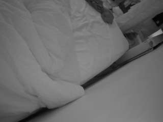 voyeurcam-julmodels-whitebed-4 — Camsoda recorded stream image, 16.05.2026 16:10
