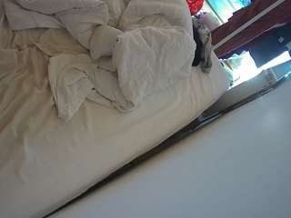 voyeurcam-julmodels-whitebed-4 — Camsoda recorded stream image, 16.05.2026 16:10