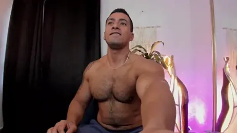 aaroncolombia — Stripchat recorded stream image, 19.05.2026 10:50