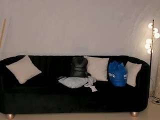 meganwest — Camsoda recorded stream image, 19.05.2026 18:50