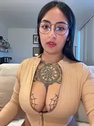 Rae_Lil_White — Stripchat recorded stream image, 19.05.2026 23:00