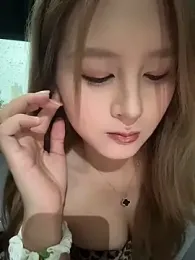 yuki_june — Stripchat recorded stream image, 20.05.2026 07:30