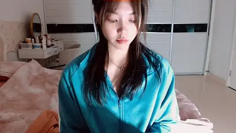 Miu1_girl — Stripchat recorded stream image, 20.05.2026 13:00