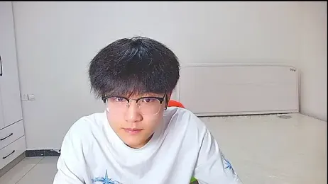 KK-cuteboy — Stripchat recorded stream image, 20.05.2026 12:20
