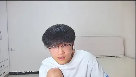 KK-cuteboy — Stripchat recorded stream image, 20.05.2026 12:20