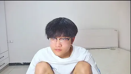 KK-cuteboy — Stripchat recorded stream image, 20.05.2026 12:20