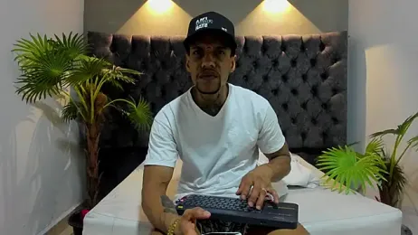 Salomon_koude — Stripchat recorded stream image, 21.05.2026 03:40