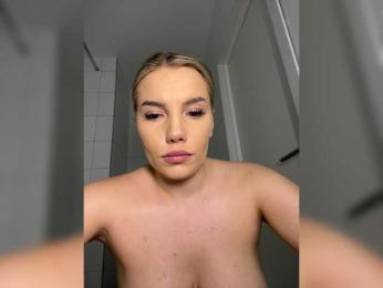 LYALYAtop — Bongacams recorded stream image, 22.05.2026 23:00