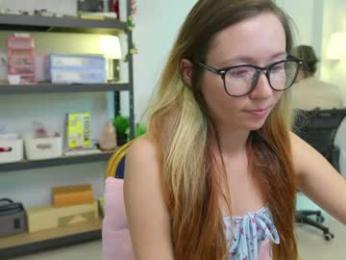 ellcrys — Chaturbate recorded stream image, 25.05.2026 00:10