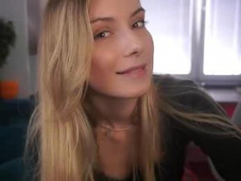 little_poetry — Chaturbate recorded stream image, 25.05.2026 08:30