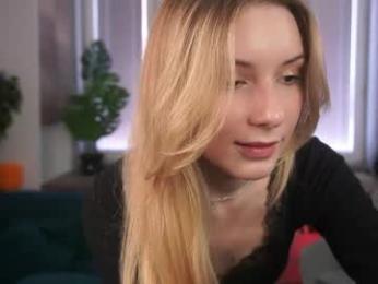 little_poetry — Chaturbate recorded stream image, 25.05.2026 08:30