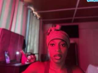 iluvsaffire-bleu — Camsoda recorded stream image, 25.05.2026 15:40