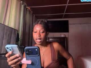 iluvsaffire-bleu — Camsoda recorded stream image, 25.05.2026 15:40