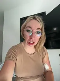 Giuliana_baby — Stripchat recorded stream image, 26.05.2026 11:50