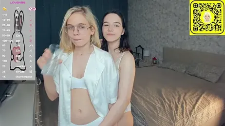 KarinStfleur — Stripchat recorded stream image, 29.05.2026 19:10