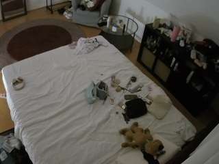 voyeurcam-julmodels-whitebed-2 — Camsoda recorded stream image, 26.05.2026 18:40