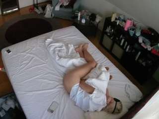 voyeurcam-julmodels-whitebed-2 — Camsoda recorded stream image, 26.05.2026 18:40