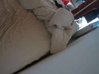 voyeurcam-julmodels-whitebed-4 — Camsoda recorded stream image, 26.05.2026 18:40