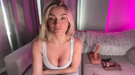 meggsworld — Stripchat recorded stream image, 04.06.2026 14:30