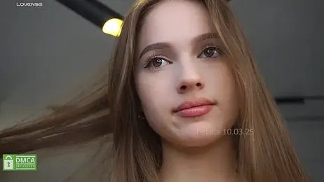 hecola — Stripchat recorded stream image, 10.03.2025 14:10
