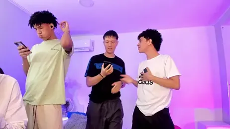 Handsomeboyss19 — Stripchat recorded stream image, 04.06.2026 20:40