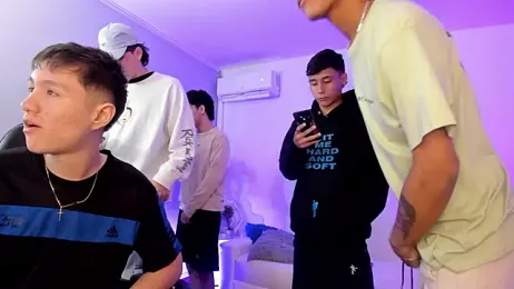 Handsomeboyss19 — Stripchat recorded stream image, 04.06.2026 20:40