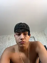 Lander_Cruz — Stripchat recorded stream image, 04.06.2026 20:30
