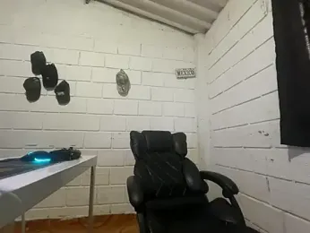 Max_TheHorseDick — Stripchat recorded stream image, 05.06.2026 19:20