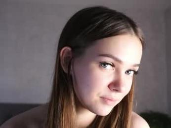 auroralowen — Chaturbate recorded stream image, 06.06.2026 03:50