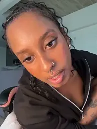 Your_Paris — Stripchat recorded stream image, 07.06.2026 14:10
