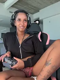 Your_Paris — Stripchat recorded stream image, 07.06.2026 14:10