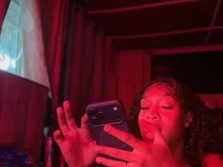 iluvsaffire-bleu — Camsoda recorded stream image, 08.06.2026 19:00