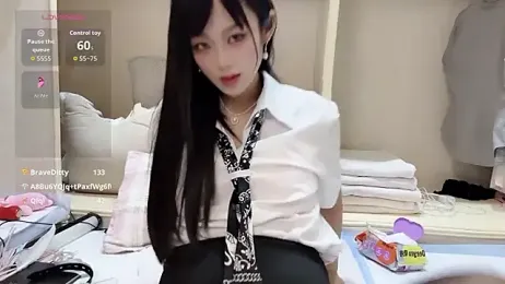 yueyue2003 — Stripchat recorded stream image, 11.06.2026 12:30