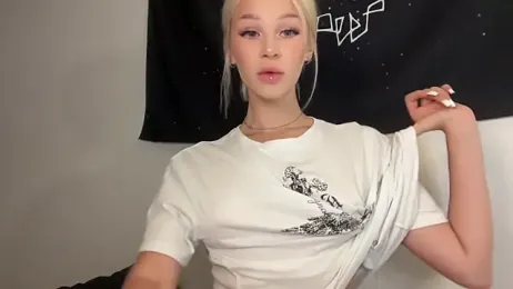 ur_molly — Stripchat recorded stream image, 12.06.2026 03:10