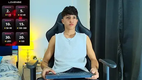_CamiloBass — Stripchat recorded stream image, 16.06.2026 01:30