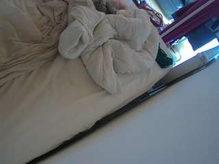 voyeurcam-julmodels-whitebed-4 — Camsoda recorded stream image, 16.06.2026 12:00