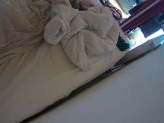 voyeurcam-julmodels-whitebed-4 — Camsoda recorded stream image, 16.06.2026 12:00