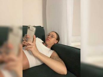 v_-_-_v — Bongacams recorded stream image, 17.06.2026 16:10
