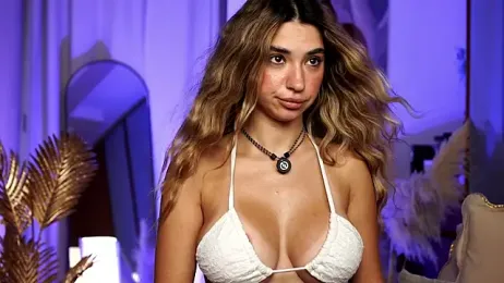ItalianGirl — Stripchat recorded stream image, 17.06.2026 19:30