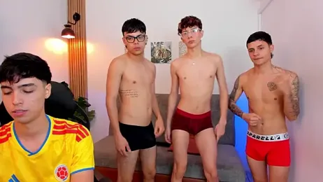 Hot_GuysW — Stripchat recorded stream image, 17.06.2026 20:10