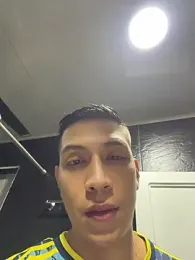 OliverWest04 — Stripchat recorded stream image, 18.06.2026 00:30