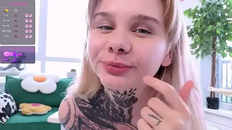 Britney_Lynch — Stripchat recorded stream image, 19.06.2026 00:00