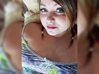 FLUFFY_BEAUTY — Bongacams recorded stream screenshot (10 Mar 2025)