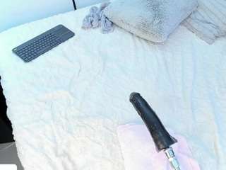 angie-roses — Camsoda recorded stream image, 10.03.2025 23:20