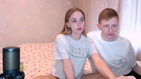 juliaanddima — Stripchat recorded stream image, 25.06.2026 07:40
