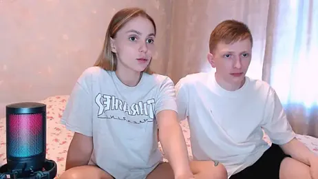 juliaanddima — Stripchat recorded stream image, 25.06.2026 07:40